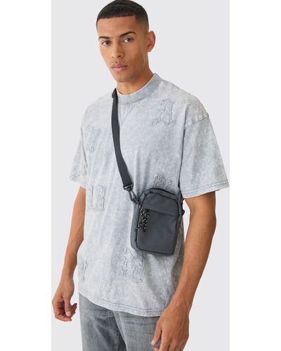 BoohooMAN Basic Messengar Bag In Charcoal - Grau