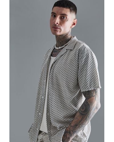BoohooMAN Tall Short Sleeve Oversized Revere Abstract Open Weave Shirt - Grau