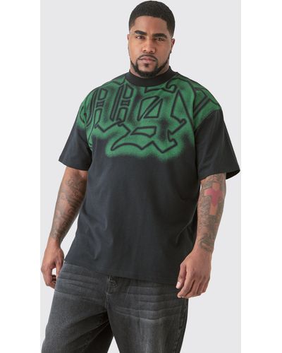 BoohooMAN Plus Oversized Extended Neck Gothic Grafitti Spray T-shirt - Green