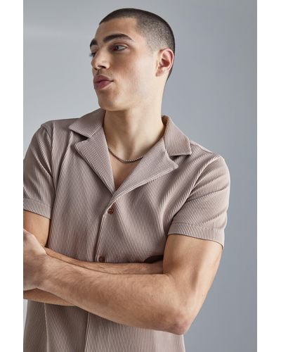 BoohooMAN Pleated Muscle Fit Revere Shirt - Brown