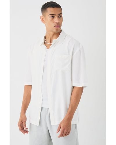 BoohooMAN Drop Shoulder Concealed Placket Shirt In White - Weiß