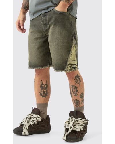 BoohooMAN Relaxed Rigid Extreme Side Ripped Denim Short In Antique Grey - Grün