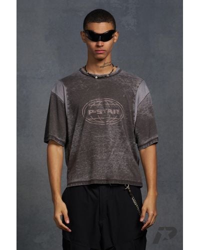 BoohooMAN Oversized Boxy Cropped T-shirt With Shoulder Insert - Grau
