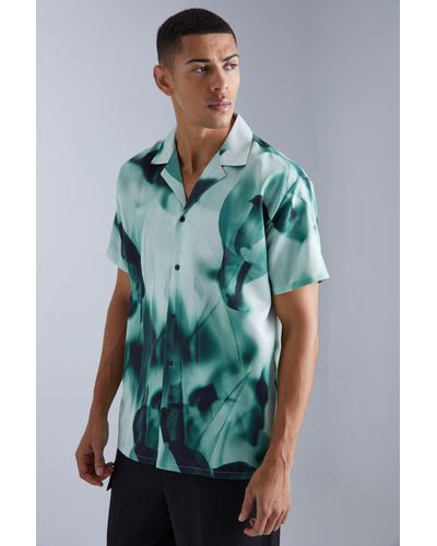 BoohooMAN Short Sleeve Oversized Satin Inverted Shirt - Green