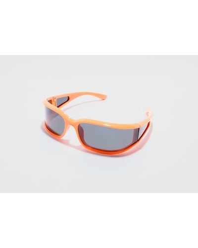 BoohooMAN Wrap Around Rectangle Sunglasses In Orange - White