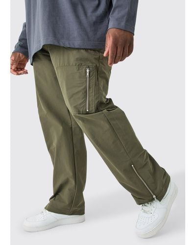BoohooMAN Plus Fixed Waist Relaxed Peached Cargo Trouser - Green