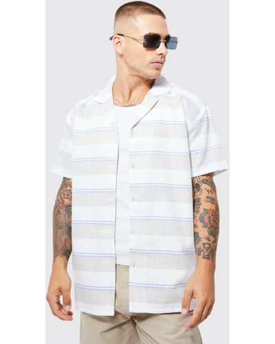 Boohoo Camisa Oversize De Manga Corta Con Rayas - Blanco