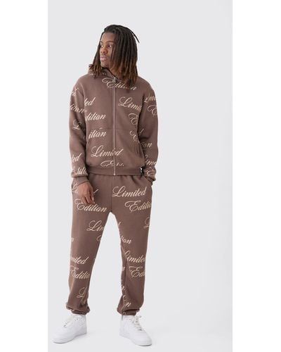 BoohooMAN Limited Edition Script All Over Print Zip Hooded Tracksuit - Braun