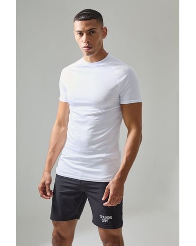 BoohooMAN Man Active Lightweight Essentials Gym Muscle Fit Raglan T-shirt - White