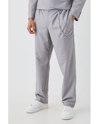 BoohooMAN Relaxed Fit Tailored Trouser With Chain In Grey - Grau