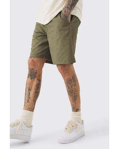 BoohooMAN Tall Fixed Waist Khaki Relaxed Fit Short Shorts - Grün