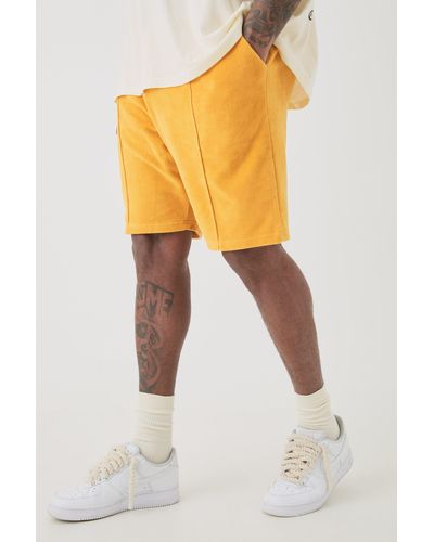 BoohooMAN Plus Elasticated Waist Pintuck Velour Shorts - Yellow