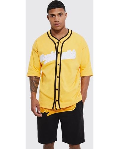 BoohooMAN Oversize Worldwide Baseball Poloshirt & Shorts - Mettallic