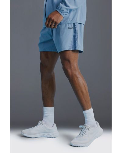 BoohooMAN Man Active Shorts mit Print - Grau