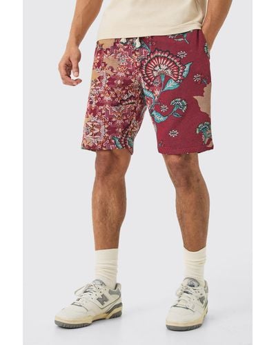 BoohooMAN Elasticated Waist Tapestry Short Length Relaxed Short - Red