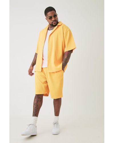 BoohooMAN Plus Drop Revere Pleated Shirt & Short Set In Yellow - Mettallic