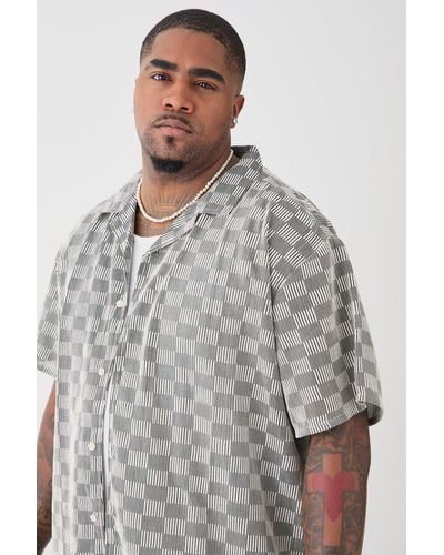 BoohooMAN Plus Short Sleeve Oversized Revere Open Weave Check Shirt - Grau