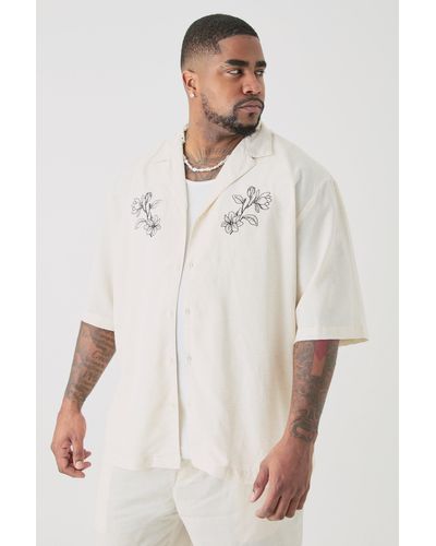 BoohooMAN Plus Linen Embroidered Drop Revere Shirt In Natural - White
