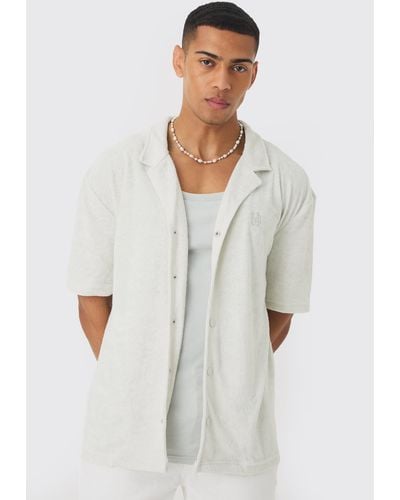 BoohooMAN Drop Revere Towelling Embroidered Shirt - Weiß