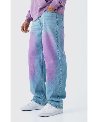 BoohooMAN Lockere Jeans mit Pink-Tönung in Antik-Blazer - Blau