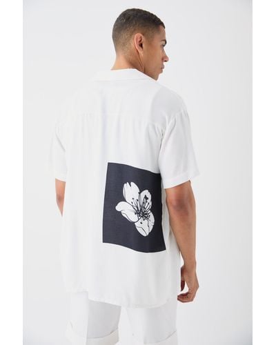 BoohooMAN Oversized Viscose Back Flower Shirt - Weiß