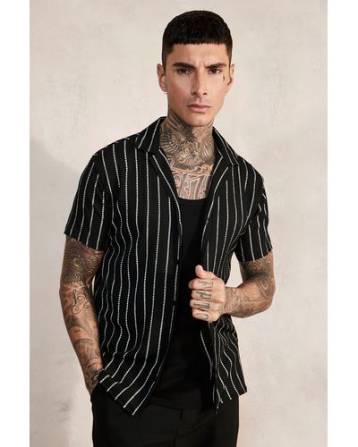 BoohooMAN Short Sleeve Regular Drop Revere Stripe Shirt - Black