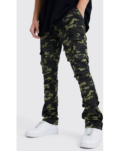 BoohooMAN Skinny Stacked Flare Gusset Camo Cargo Trouser - Black