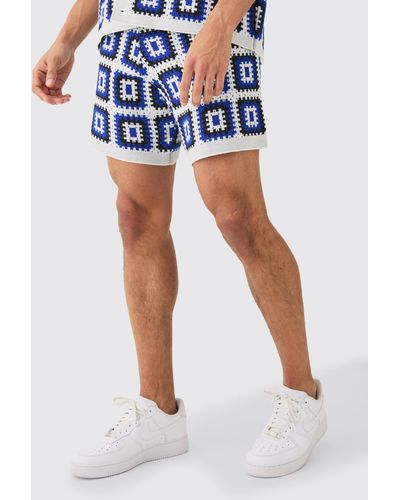 BoohooMAN Relaxed Crochet Knit Short In White - Blue