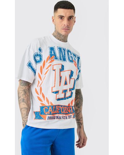 BoohooMAN Tall Los Angeles Over The Seam Graphic T-shirt In White - Blue