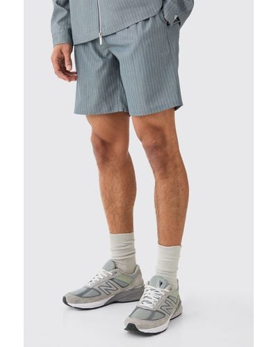 BoohooMAN Pinstripe Elasticated Waist Shorts - Blue