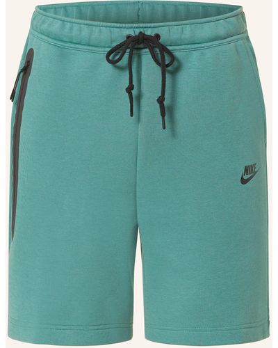 Nike Sweatshorts SPORTSWEAR - Grün