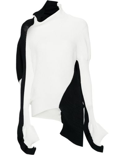 Issey Miyake White Aerate Asymmetric Ribbed Sweater - Women's - Polyester/triacetate