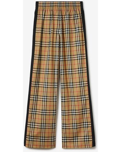 Burberry Hose aus Stretchbaumwolle mit Vintage Check-Muster und Seitenstreifen - Natur