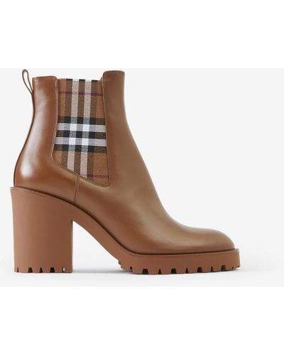 Burberry Bottines en cuir avec Check - Marron