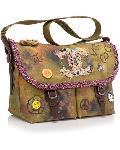 Madison Avenue Couture Runway Edition Chanel Graffiti On The Pavements Messenger Bag - Natural