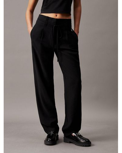 Calvin Klein Pantalon fuselé en sergé doux - Noir