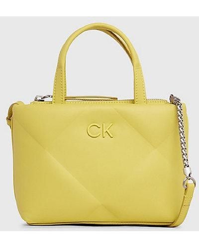 Calvin Klein Bolso tote pequeño acolchado cruzado - Amarillo