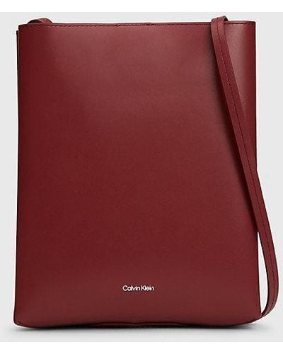 Calvin Klein Crossbody Bag aus Leder - Rot