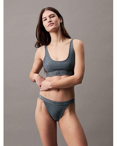 Calvin Klein Spitzen-Slip mit hohem Beinausschnitt - Intrinsic - Grau