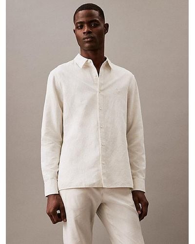 Calvin Klein Button-down Overhemd Van Een Effen Linnenmix Met Klassieke Pasvorm - Naturel