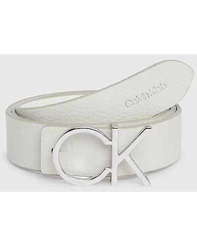 Calvin Klein Cinturón reversible de piel - Blanco