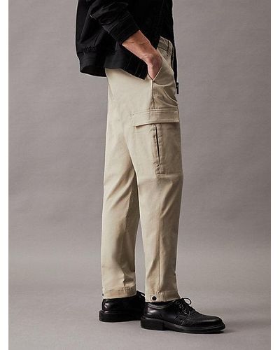 Calvin Klein Pantalones cargo tapered de sarga - Gris