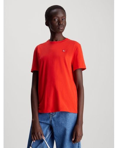 Calvin Klein T-shirt en coton avec insigne - Rouge