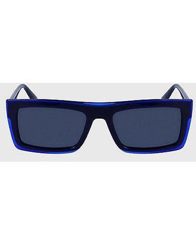 Calvin Klein Rechthoekige Zonnebril Ckj23657s - Blauw
