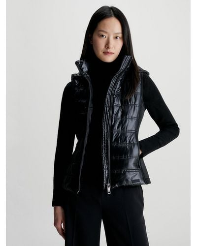 Calvin Klein Veste sans manches à capuche légère cintrée - Noir
