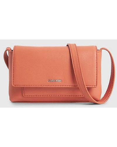 Calvin Klein Kleine Crossbody Bag - Orange