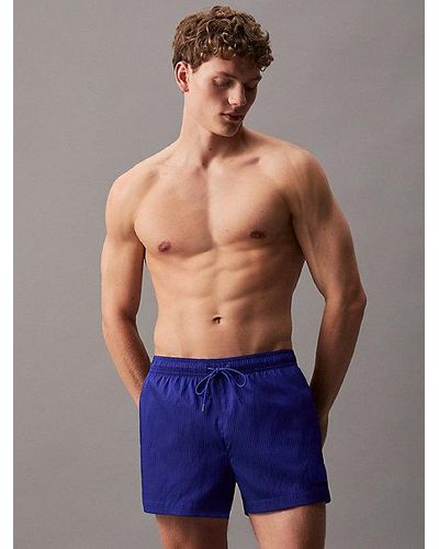 Calvin Klein Kurze Badeshorts mit Kordelzug aus Ripstop - Blau