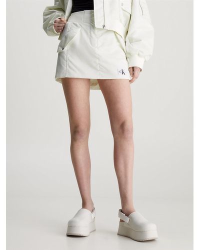 Calvin Klein Mini-jupe bomber en satin - Blanc