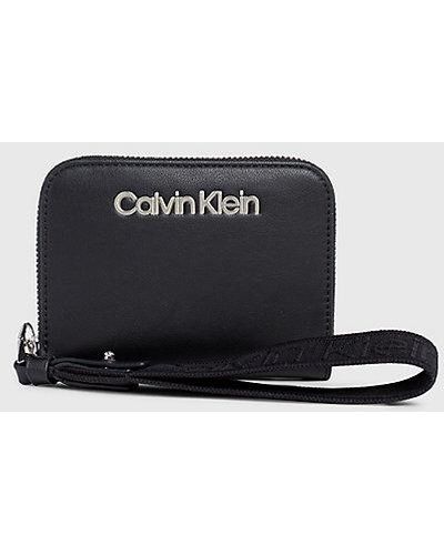 Calvin Klein RFID-Portemonnaie mit Rundum-Reißverschluss und Handgelenkriemen - Blau