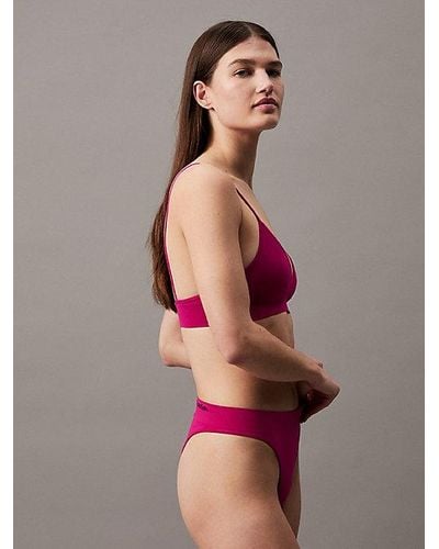 Calvin Klein Parte de arriba de bikini de triángulo - CK Meta Essentials - Morado